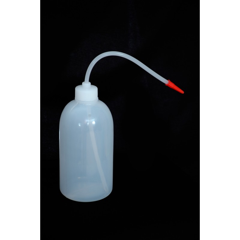 PISSETTE EN PLASTIQUE 500ML EMM